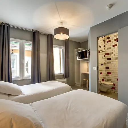 Jade Hotel 3*