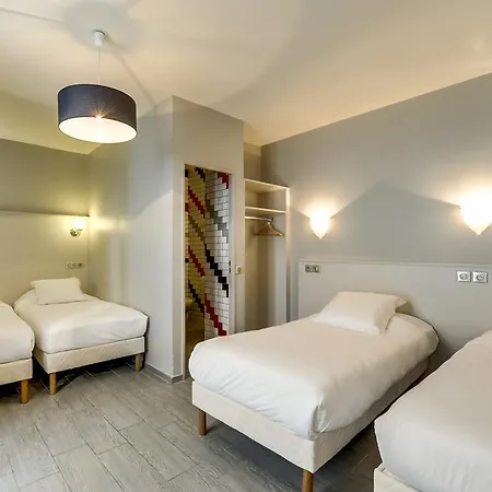 Jade Hotel