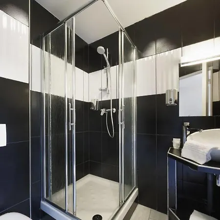 Jade Hotel 3*